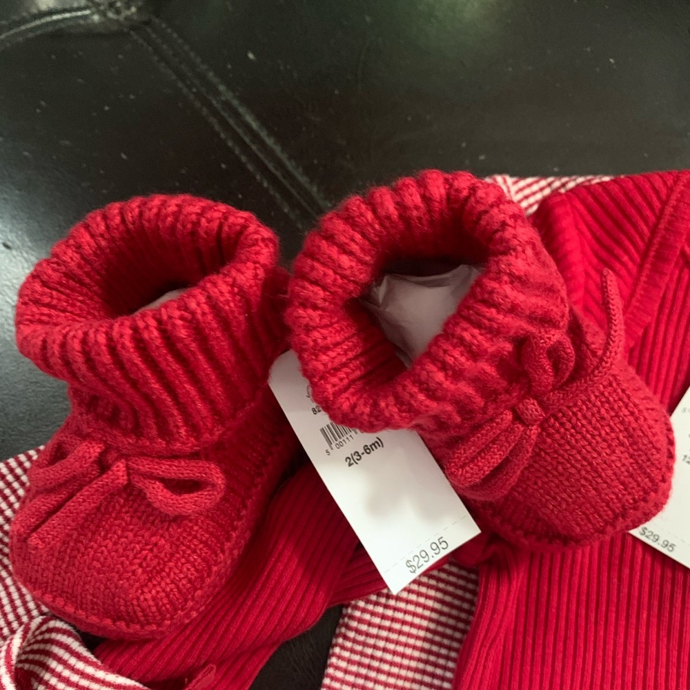 BABY GAP KNITTED BOOTIES